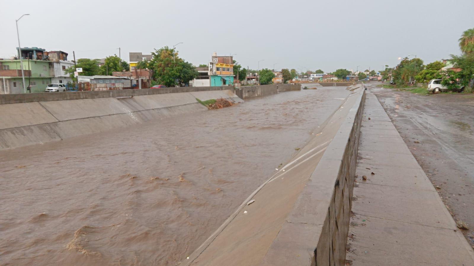 $!Mazatlán padece estragos por la tormenta durante la madrugada