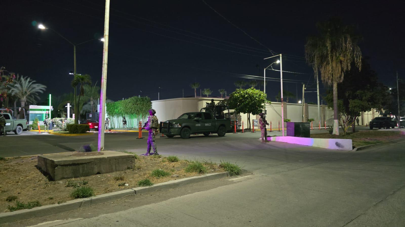$!Persecución termina con vehículo asegurado en privada de Country del Río, en Culiacán