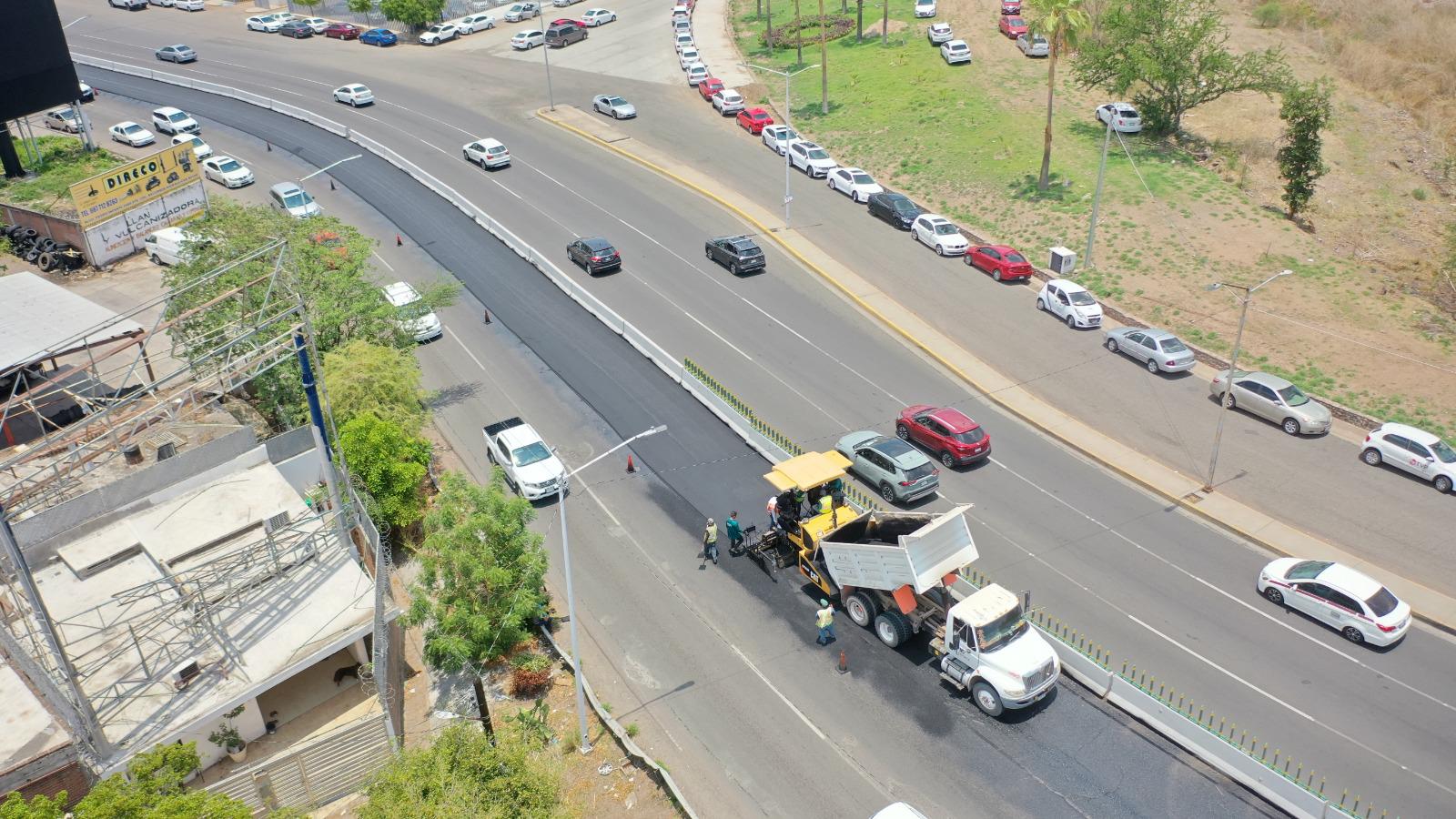 $!Reencarpetan tramo del bulevar Pedro Infante en Culiacán