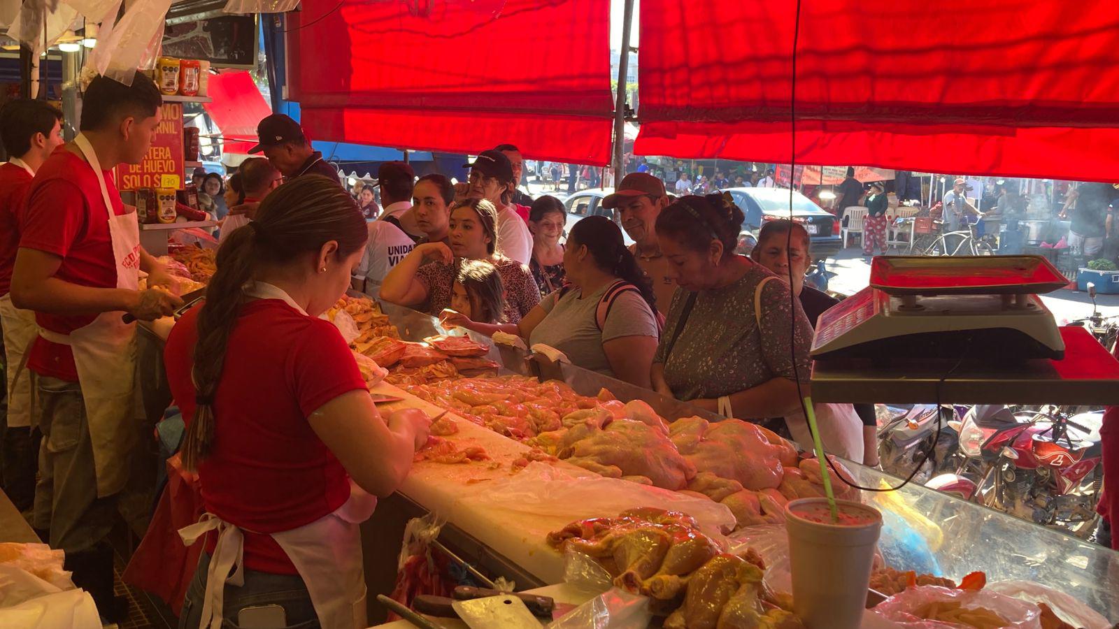 $!Mercado Miguel Hidalgo de Mazatlán goza de repunte en sus ventas por la temporada navideña