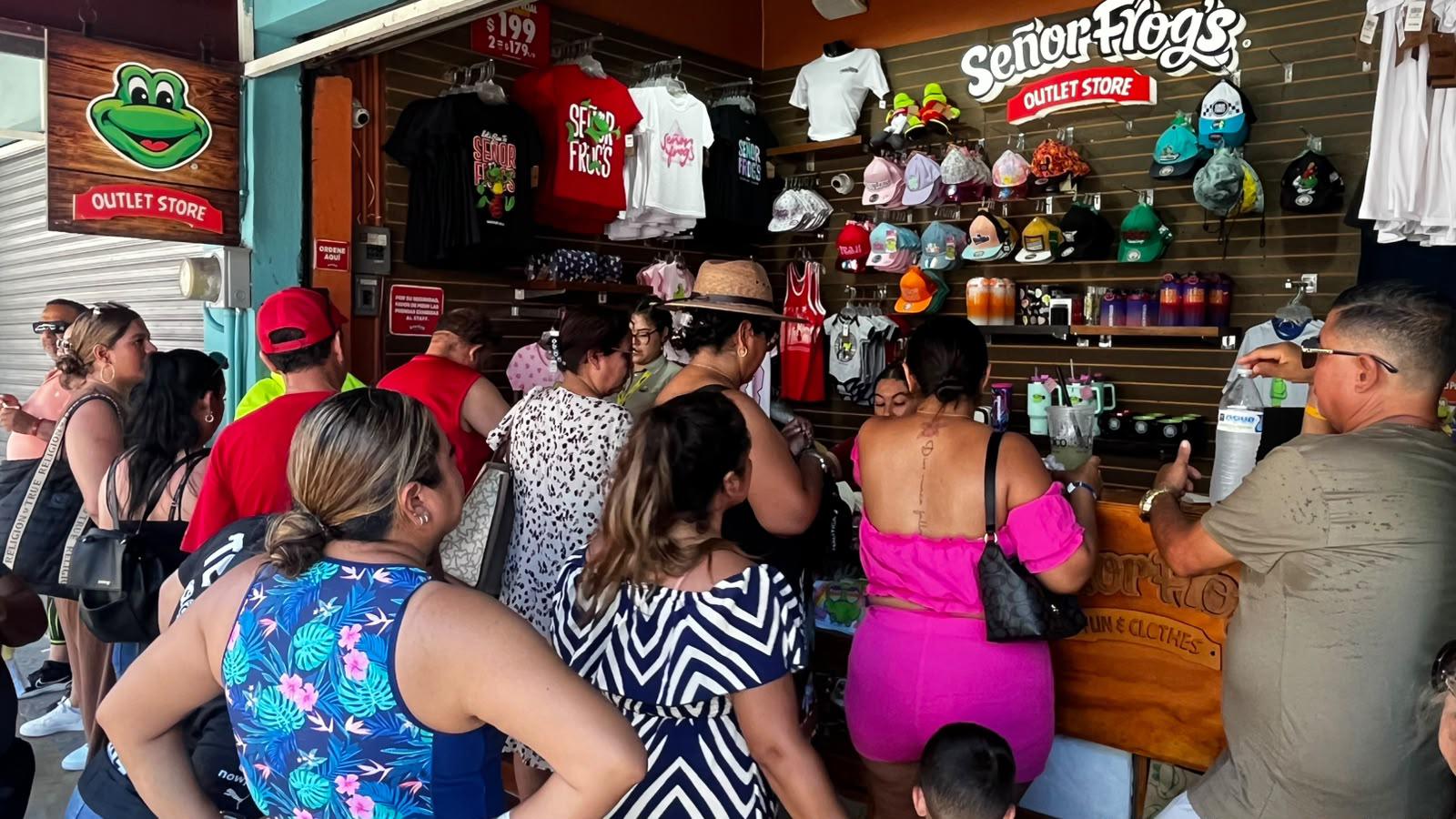 $!Se mantiene la buena afluencia de turismo nacional este fin de semana en Mazatlán