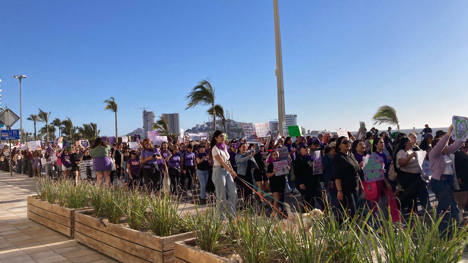 $!Mujeres levantan la voz en Mazatlán contra la violencia, discriminación y desigualdad