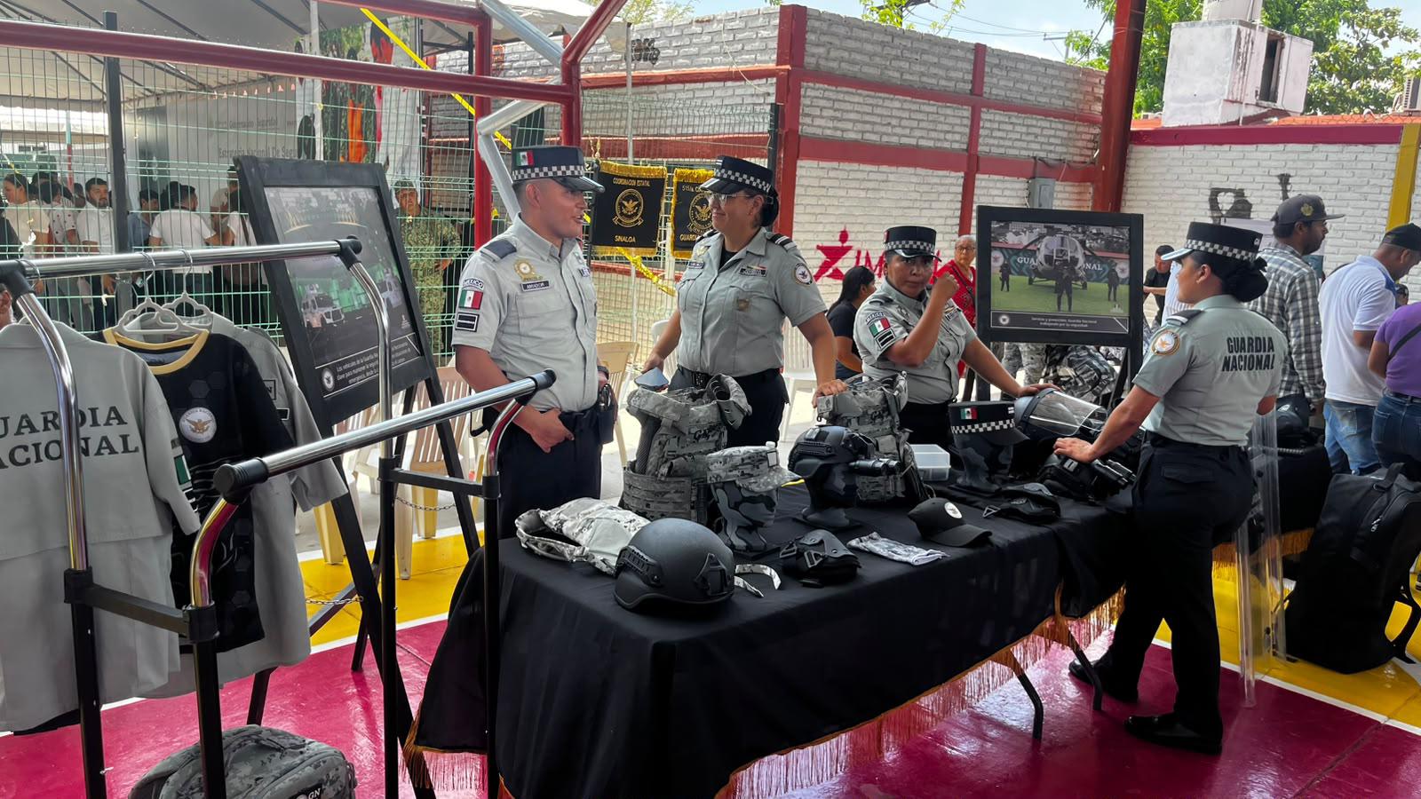 $!Acercan servicios y programas a familias de Villa Unión mediante Feria de Paz