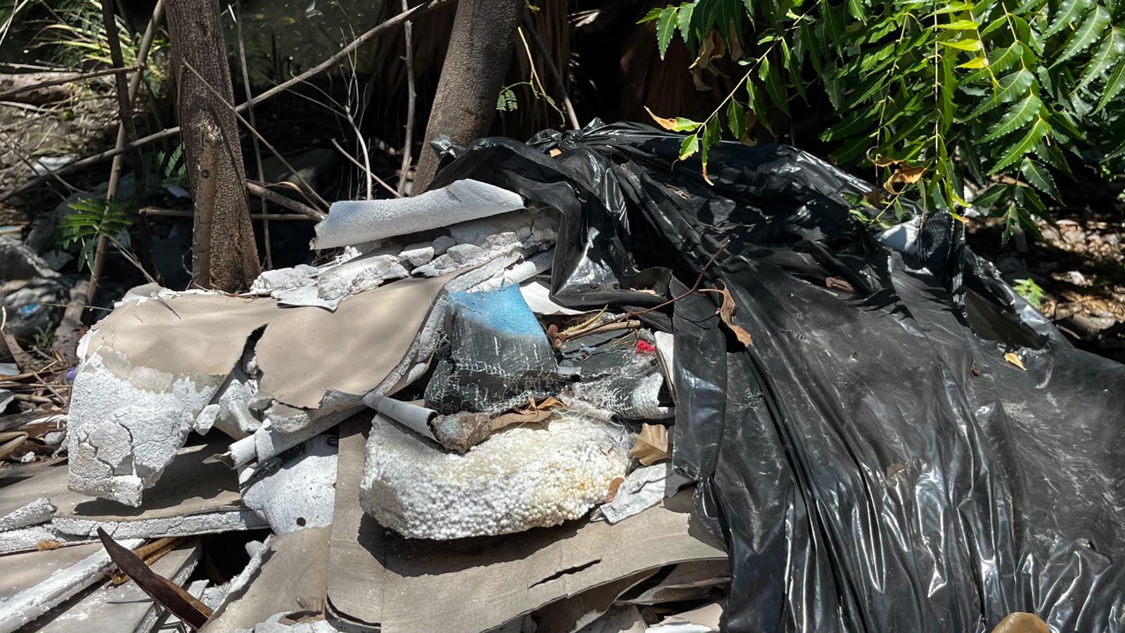 $!Persiste problema de basura y desechos en canales y arroyos de Mazatlán