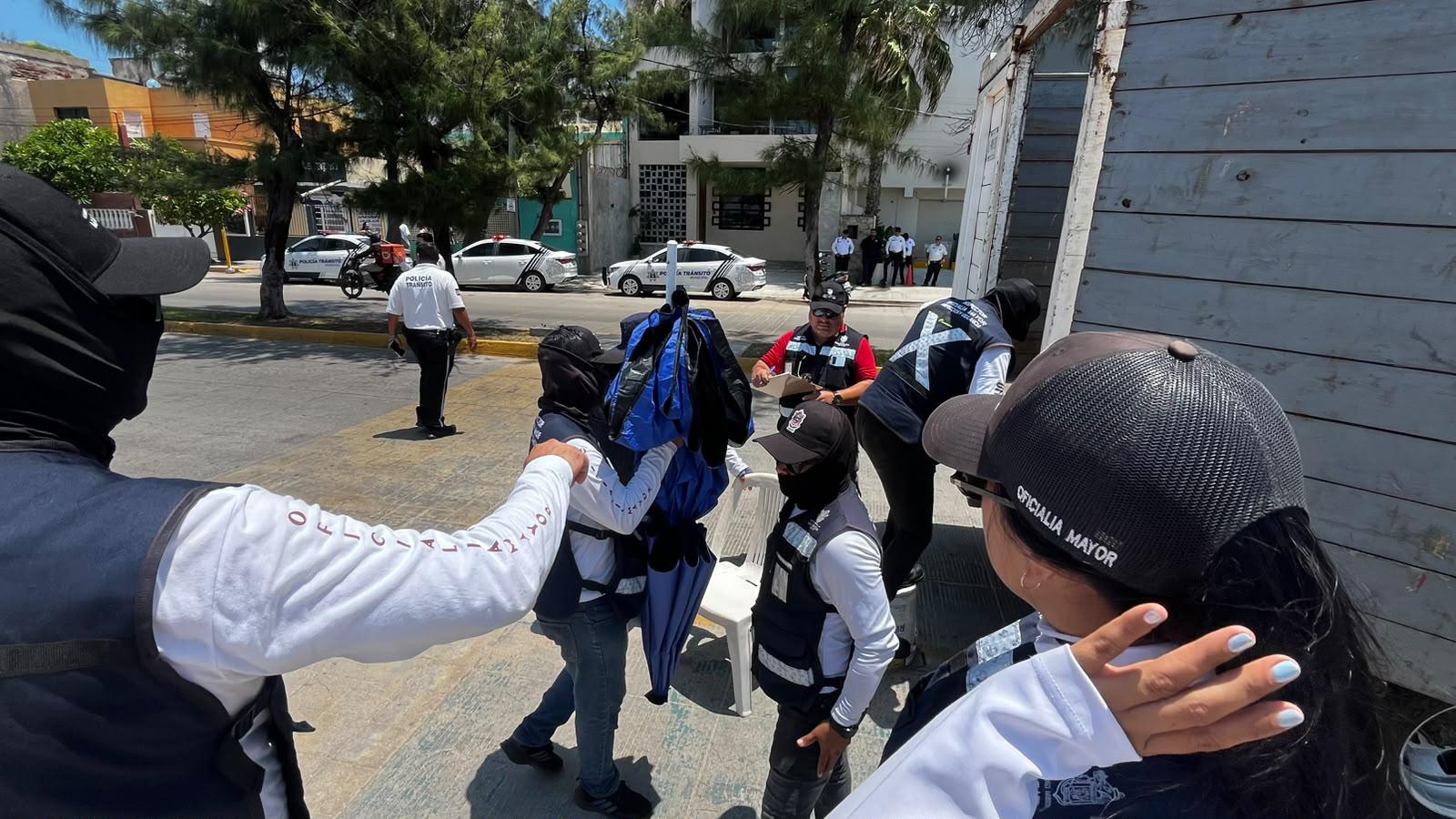 $!Semarnat suspende operativo en Playa Pinitos ante resistencia, pero advierte: ‘Vamos a recuperar este espacio’
