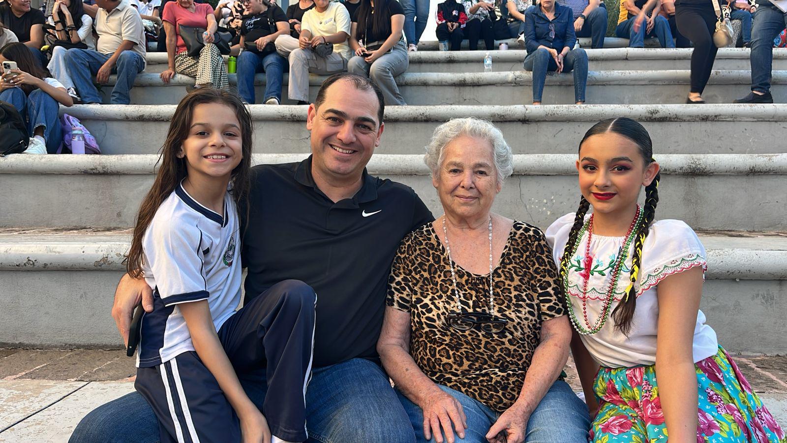 $!Ana Pablova, Pablo Salcido, Josefin Meza y María José Salcido.