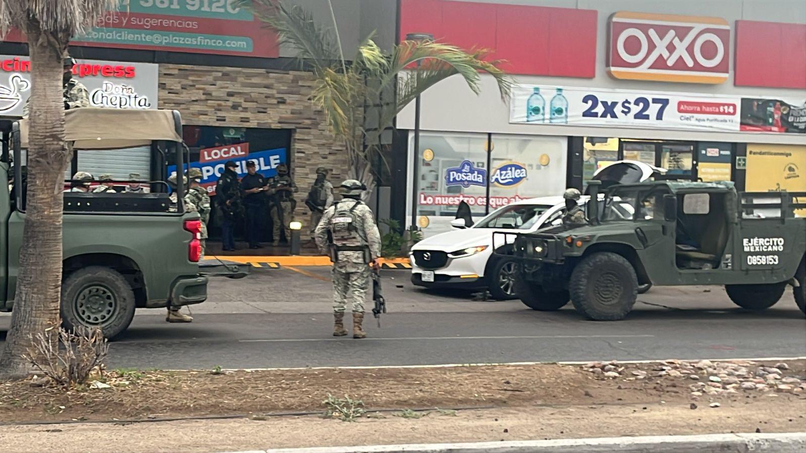 $!Aseguran vehículo con armas y ponchallantas tras reporte de disparos en Valle Alto, en Culiacán