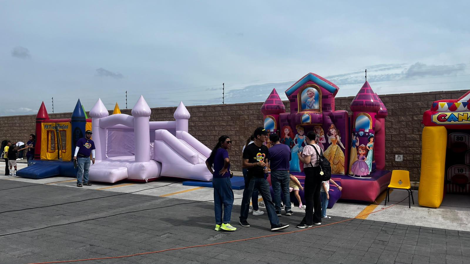 $!Realizan kermés en el CRIT Sinaloa para recaudar fondos para terapias infantiles