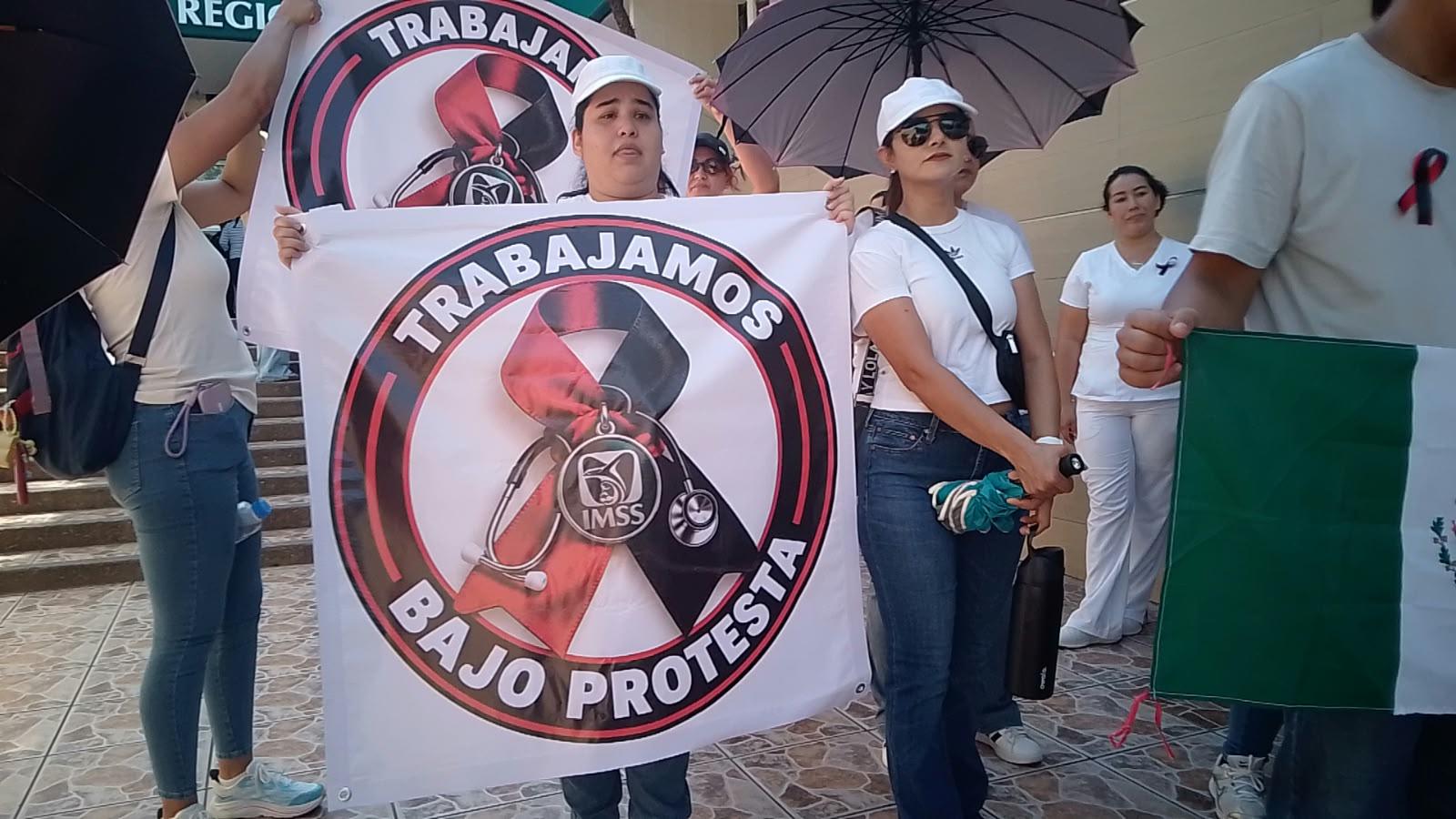 $!Marchan trabajadores del IMSS en Culiacán por aumento salarial y mejores condiciones laborales
