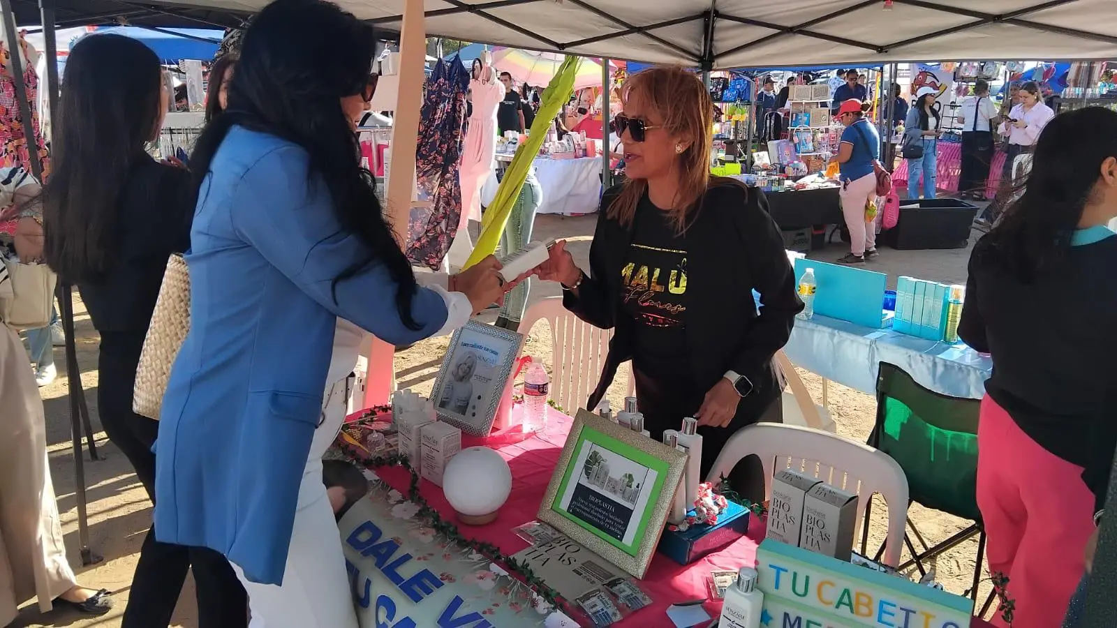 $!Celebra Canaco bazar de mujeres emprendedoras en Mazatlán