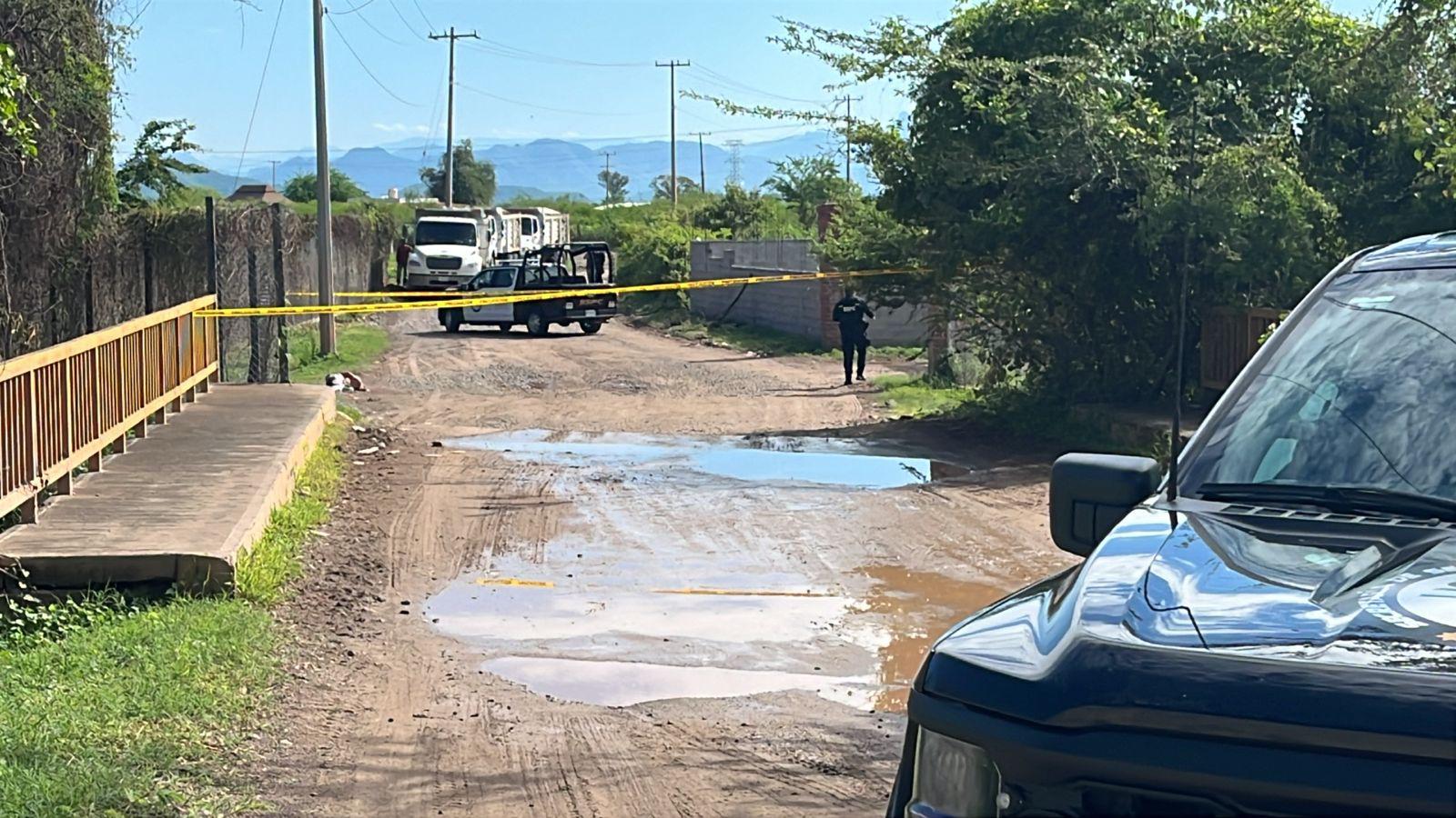 $!Encuentran a hombre asesinado y maniatado en camino de terracería en Mojolo, Culiacán