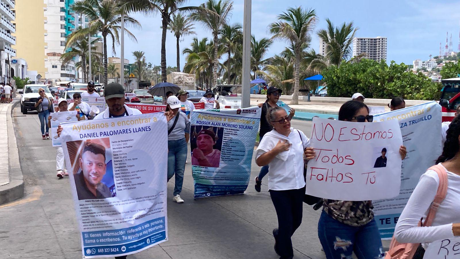$!Pocas respuestas y nulos avances provocan una nueva protesta de familiares de desaparecidos en Mazatlán