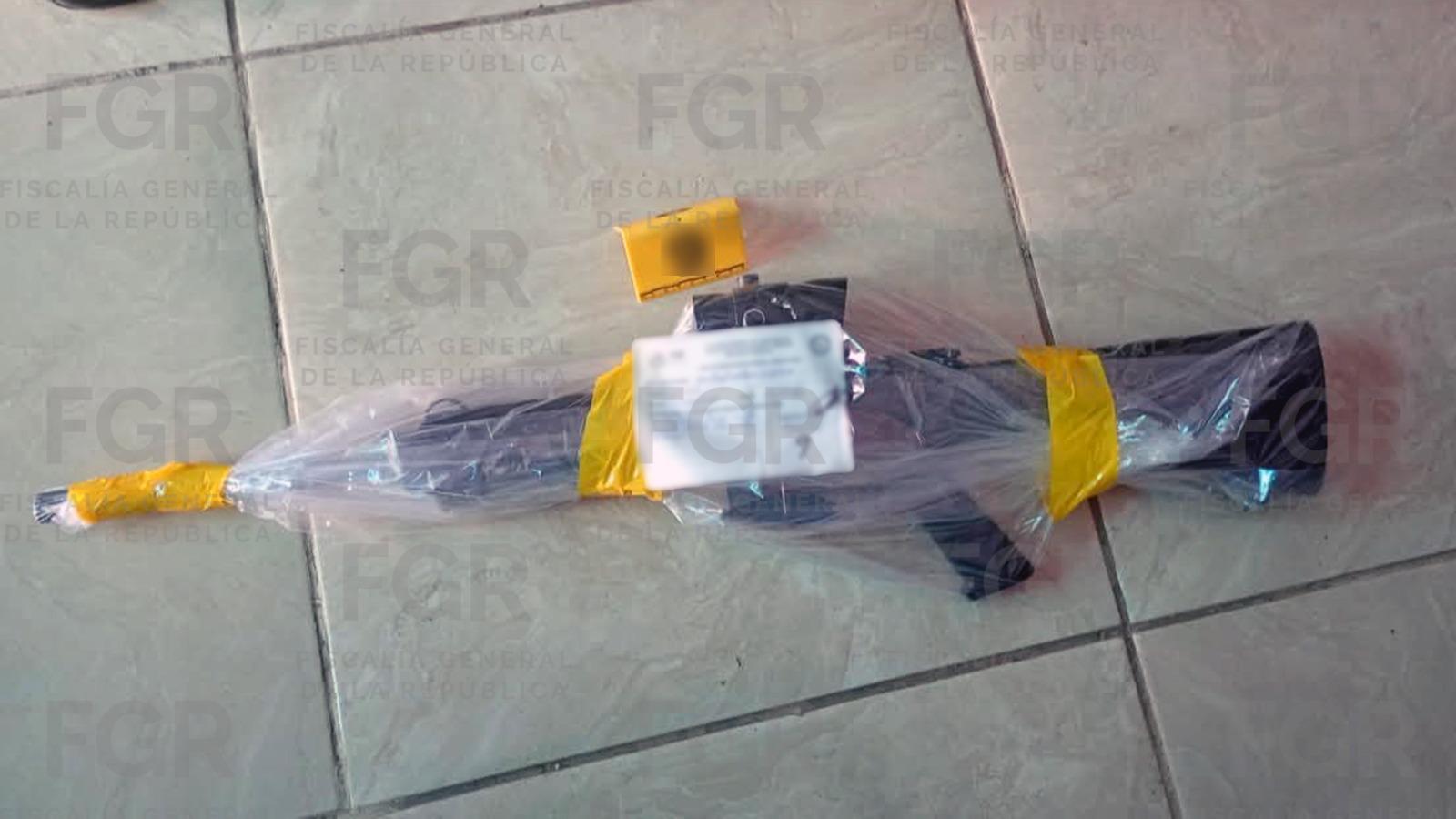 $!Catean pensión vehicular en Mazatlán y hallan armas, 539 cartuchos y un vehículo blindado