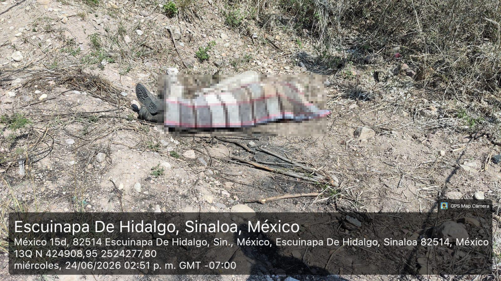 $!Hallan cuerpo de hombre con ropa táctica en autopista Mazatlán-Tepic