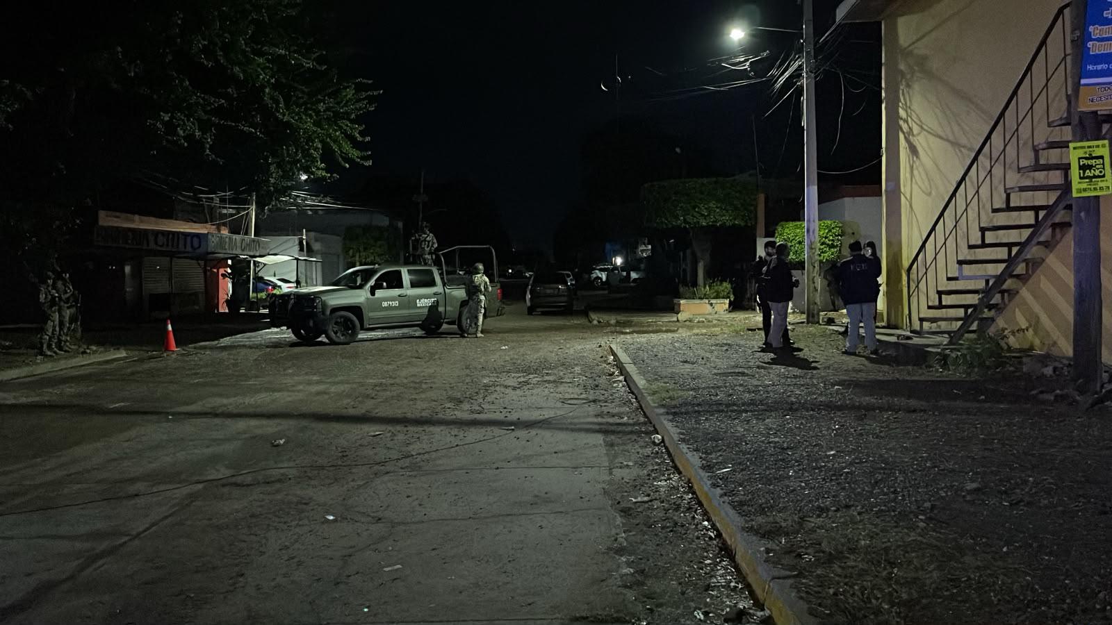 $!Balean edificio de locales en la Colonia Guadalupe Victoria, en Culiacán