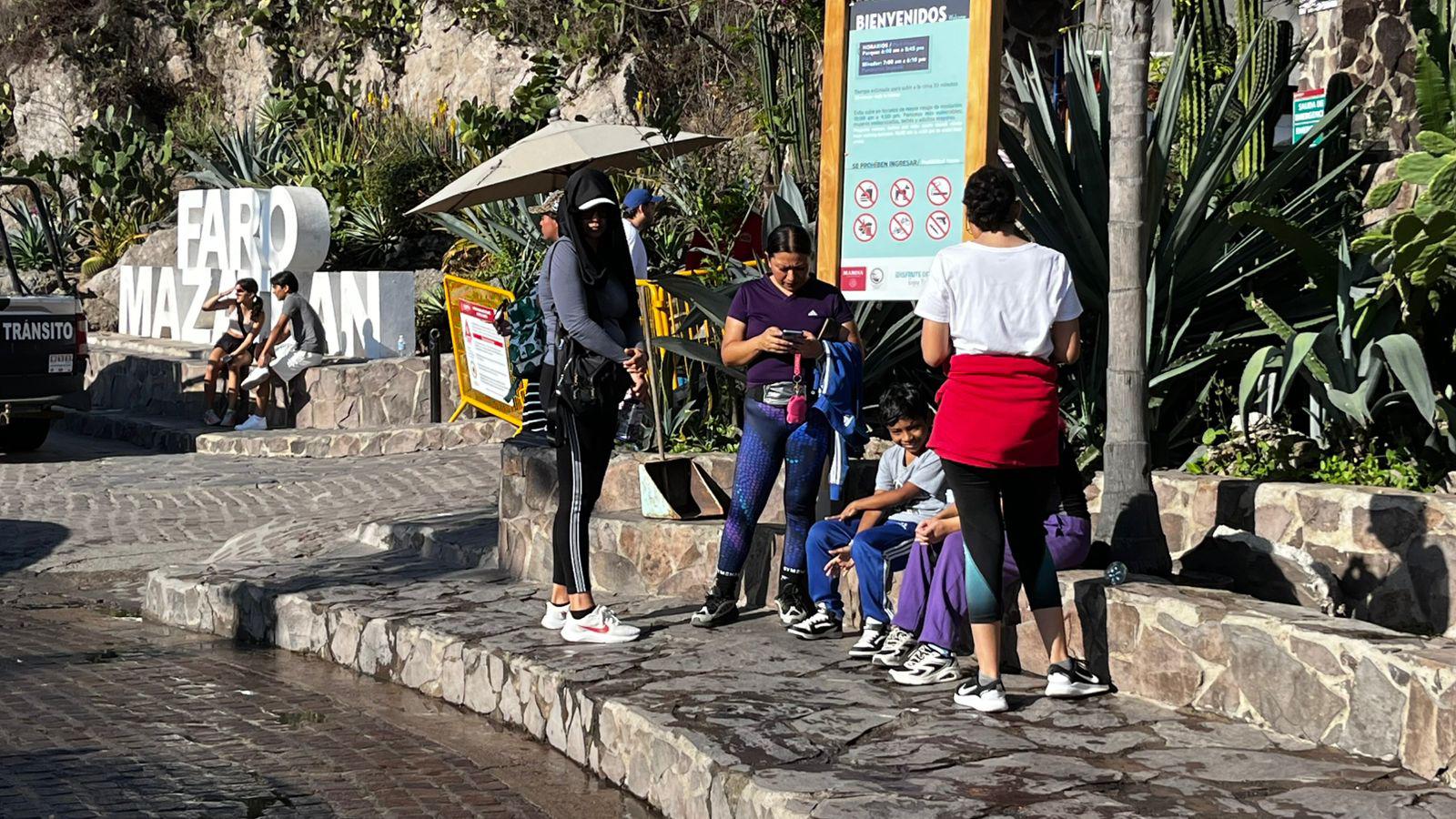 $!Faro de Mazatlán registra alta afluencia en el inicio de la primavera