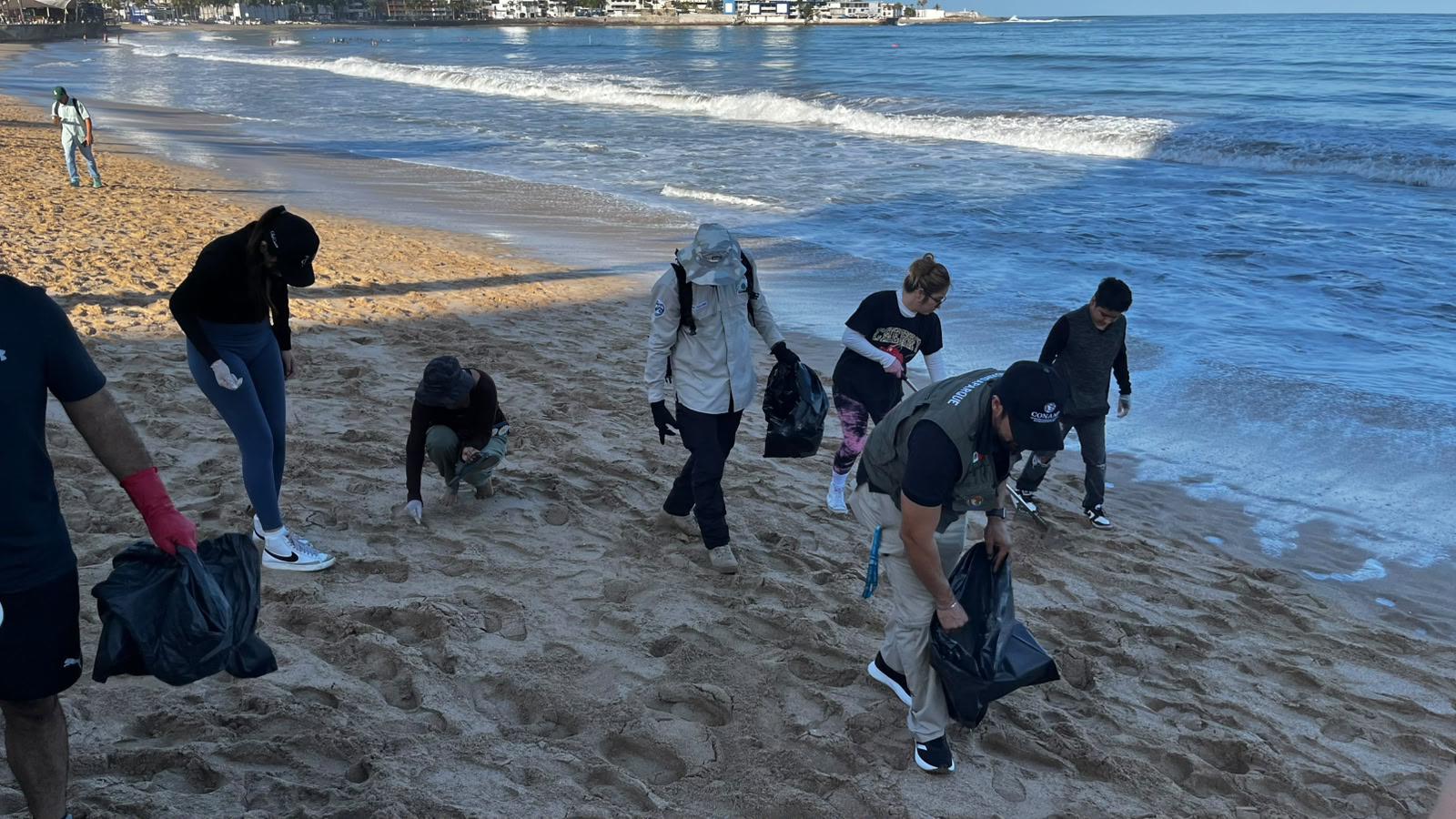 $!Mantener playas limpias fortalece el turismo y la economía del puerto: Gran Acuario Mazatlán