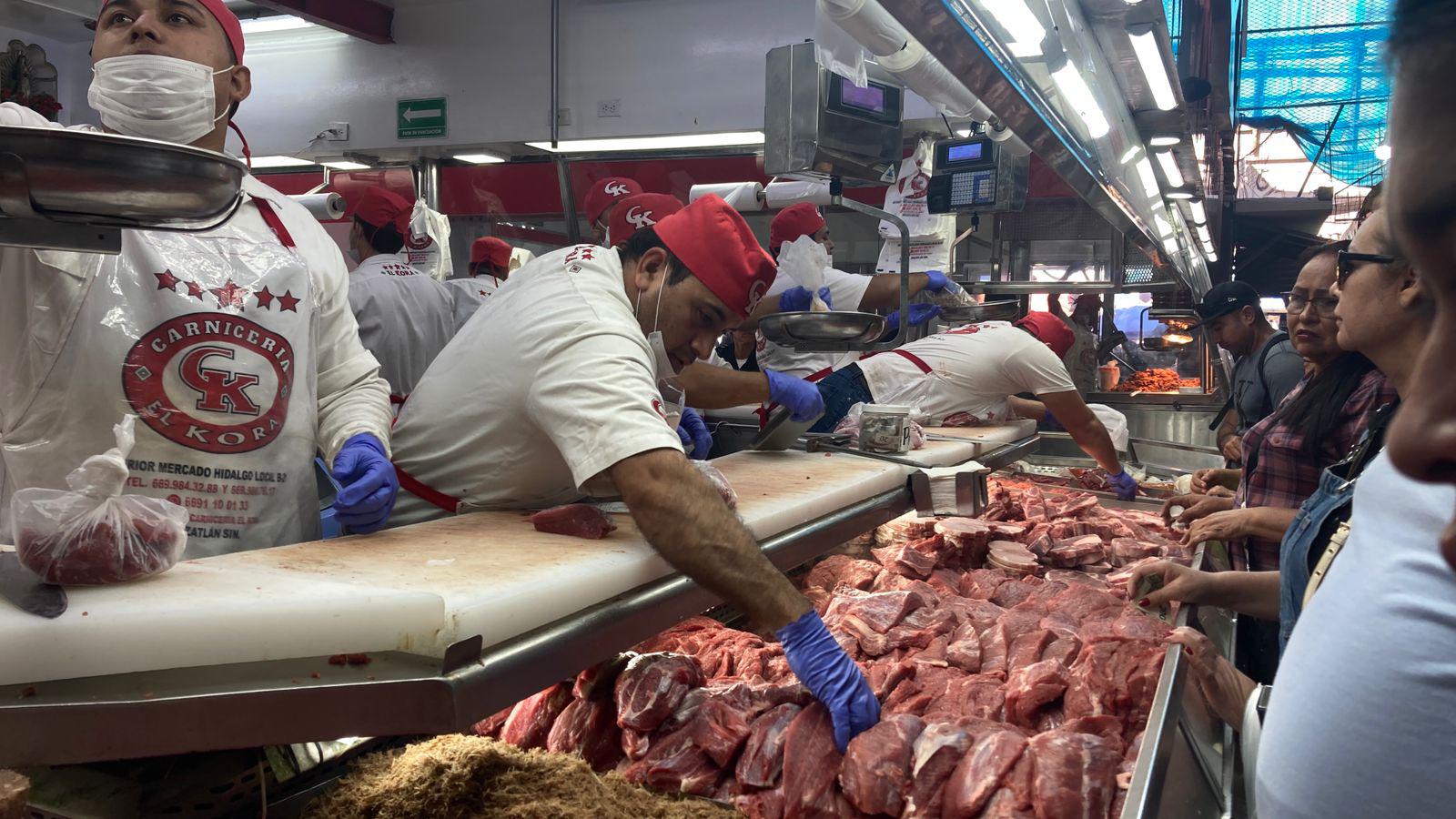 $!Mercado Miguel Hidalgo de Mazatlán goza de repunte en sus ventas por la temporada navideña