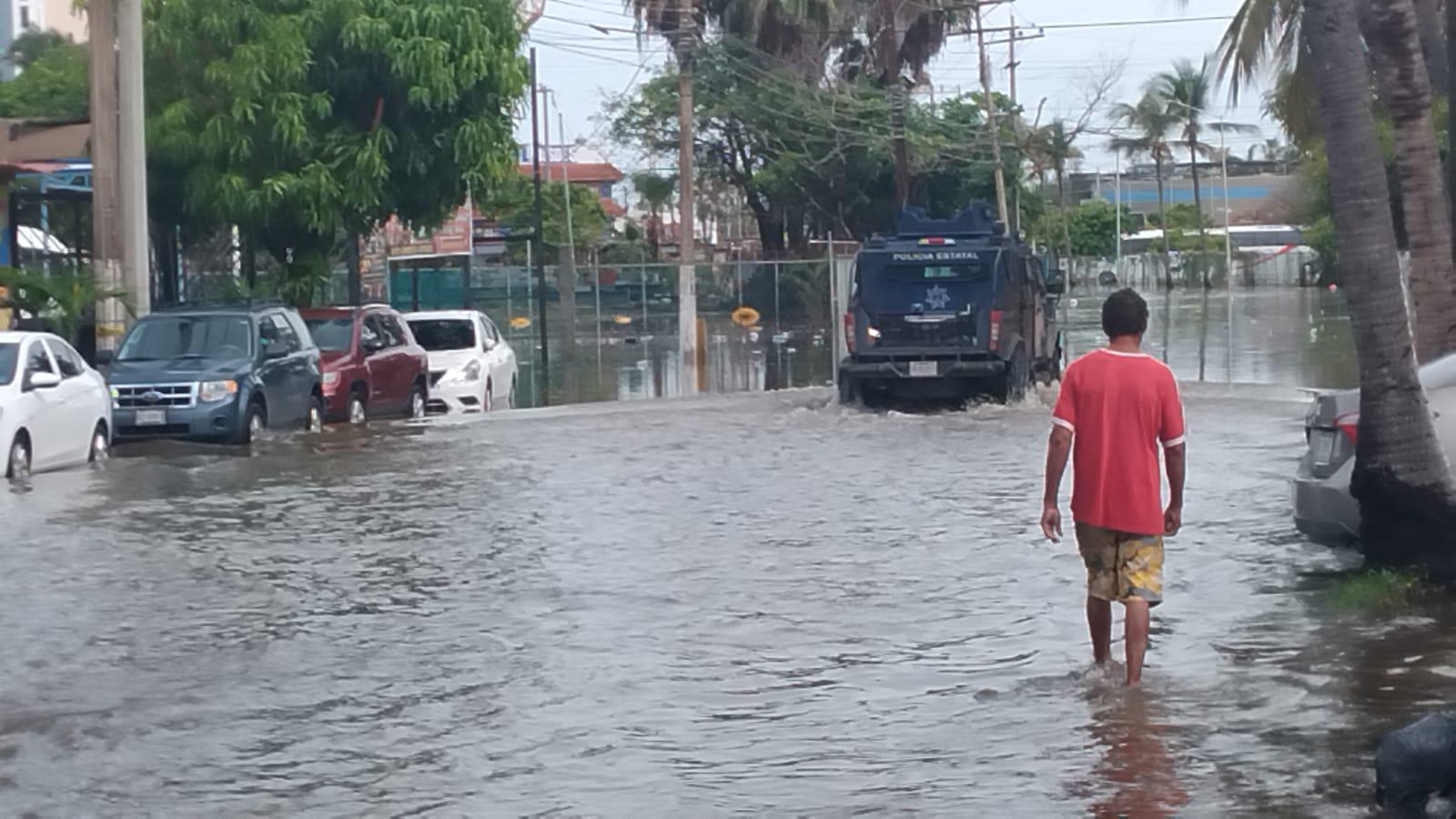 $!Lluvias en Mazatlán provocan inundaciones en algunas colonias y vialidades