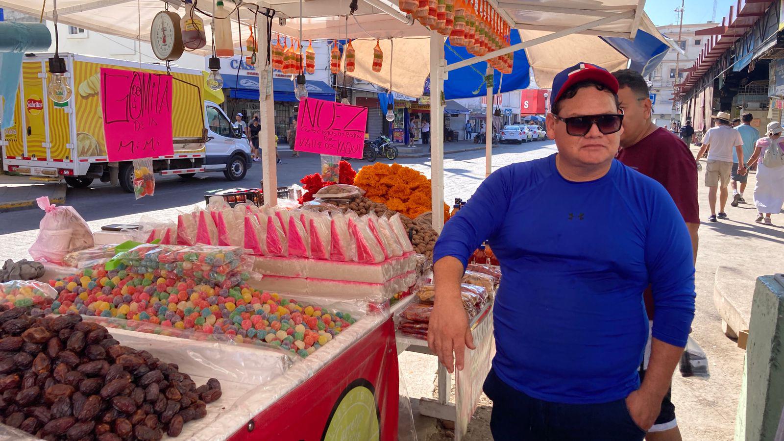 $!Vendedores de dulces navideños se mantienen a la expectativa ante la posibilidad de bajas ventas