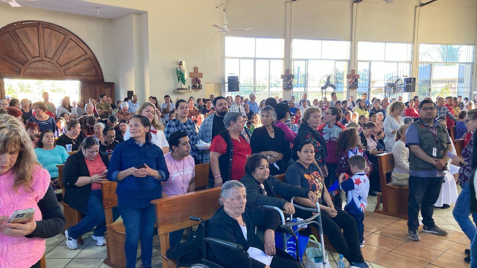 $!Virgen de Nazaret lleva su gracia a la Parroquia Divino Redentor, en Mazatlán