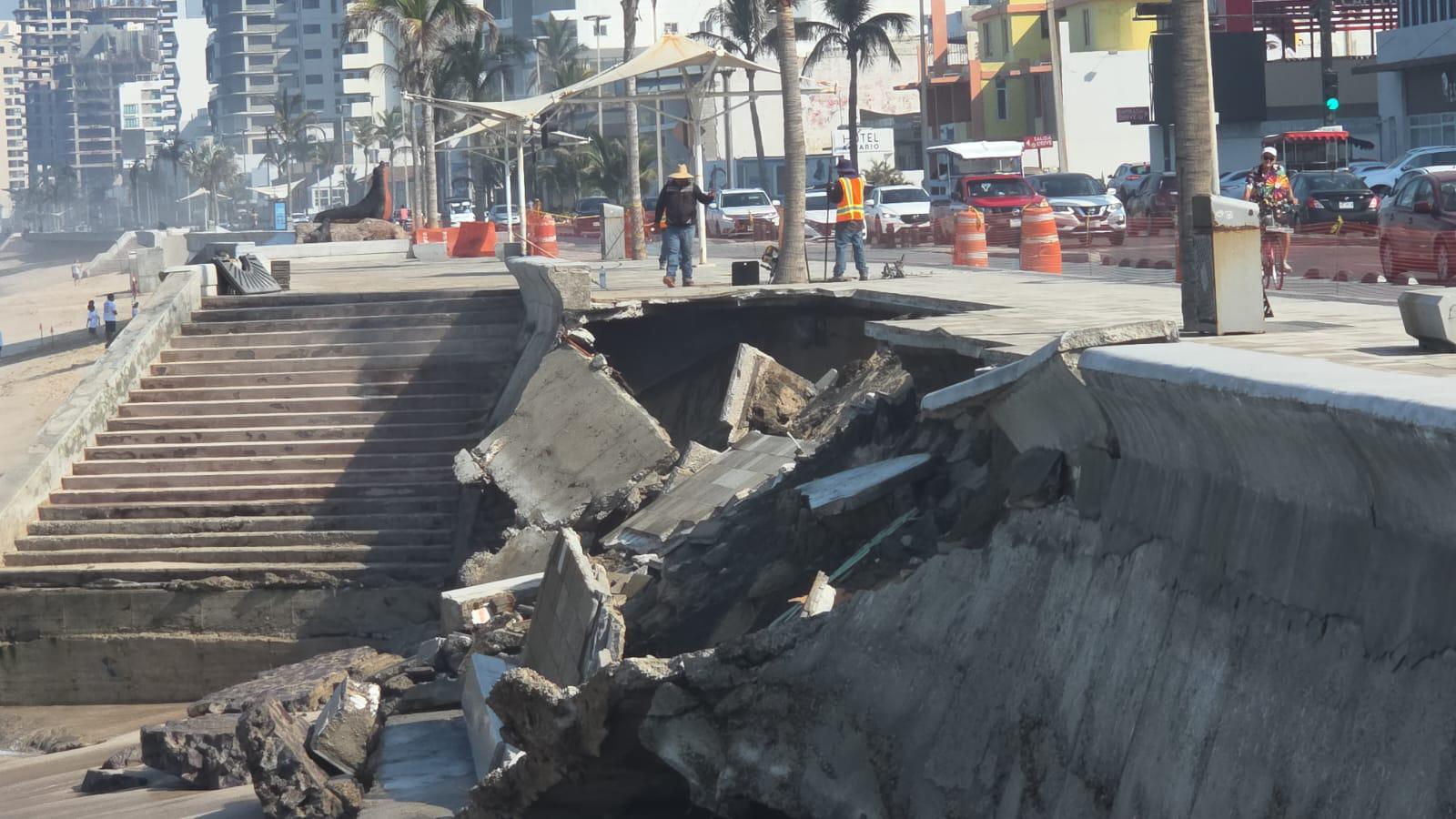 $!Comienzan trabajos en el malecón de Mazatlán para reparar la zona colapsada