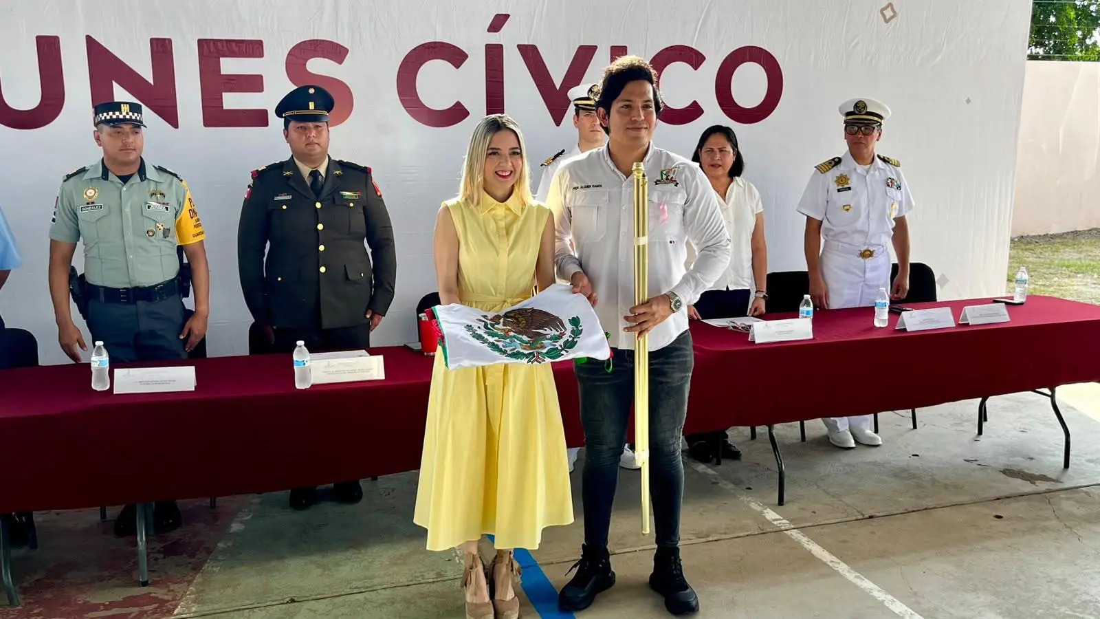 $!Gobierno de Mazatlán entrega remodelación de aulas en primaria de El Castillo