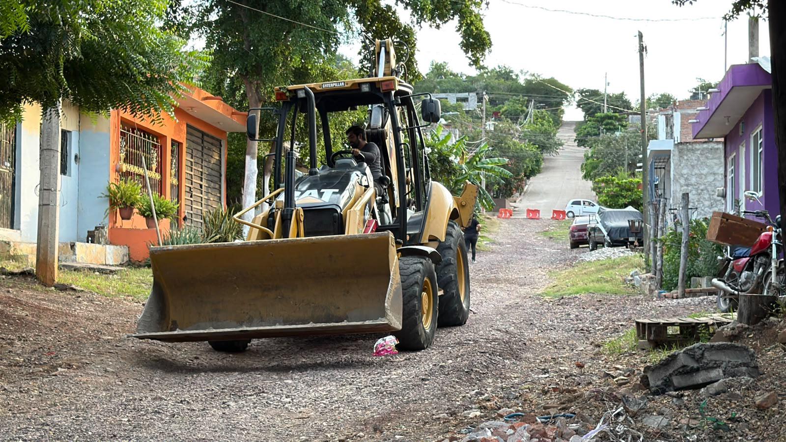 $!Dan banderazo a obras de pavimentación en las colonias Ejidal y Jaripillo, de Mazatlán