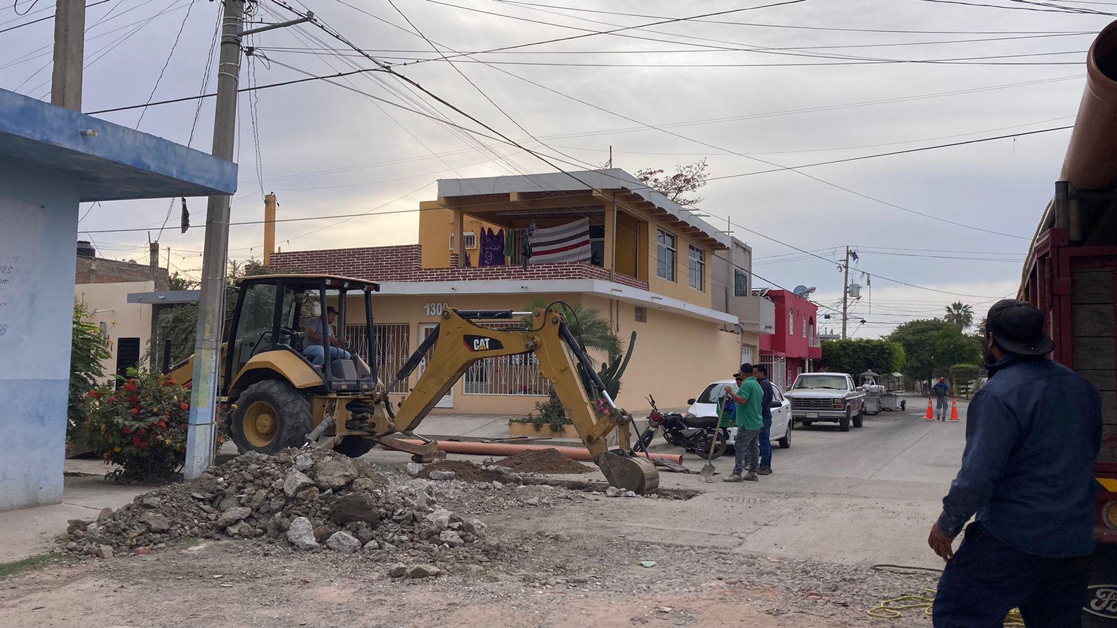 $!Por tema de salud, repondrán tubería en calle 5 de febrero en la Colonia Esperanza