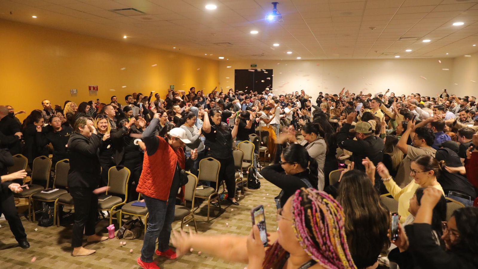 $!Imparten capacitación a emprendedores y empresarios de Mazatlán