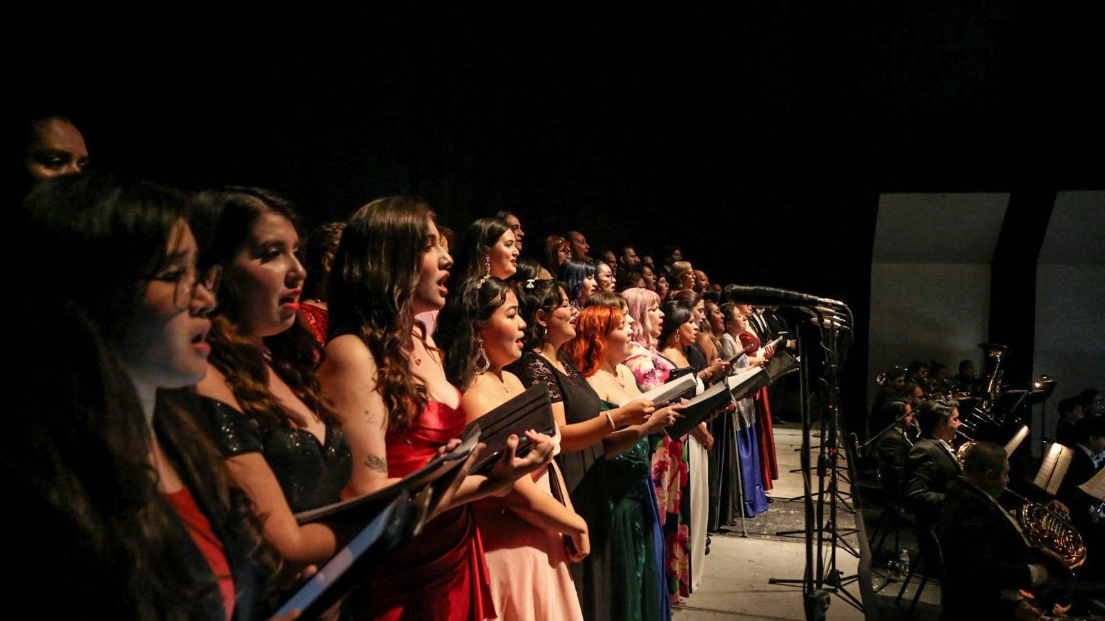 $!Participaron los coros de Isic.