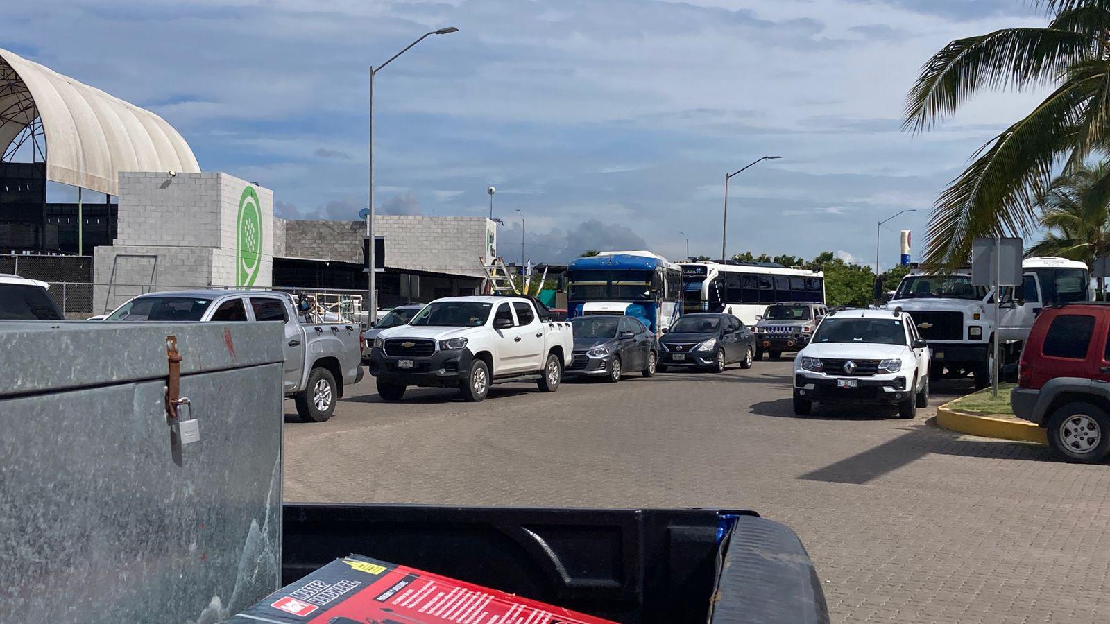 $!Se registra masiva movilización de camiones y autobuses por evento de Sheinbaum en Mazatlán
