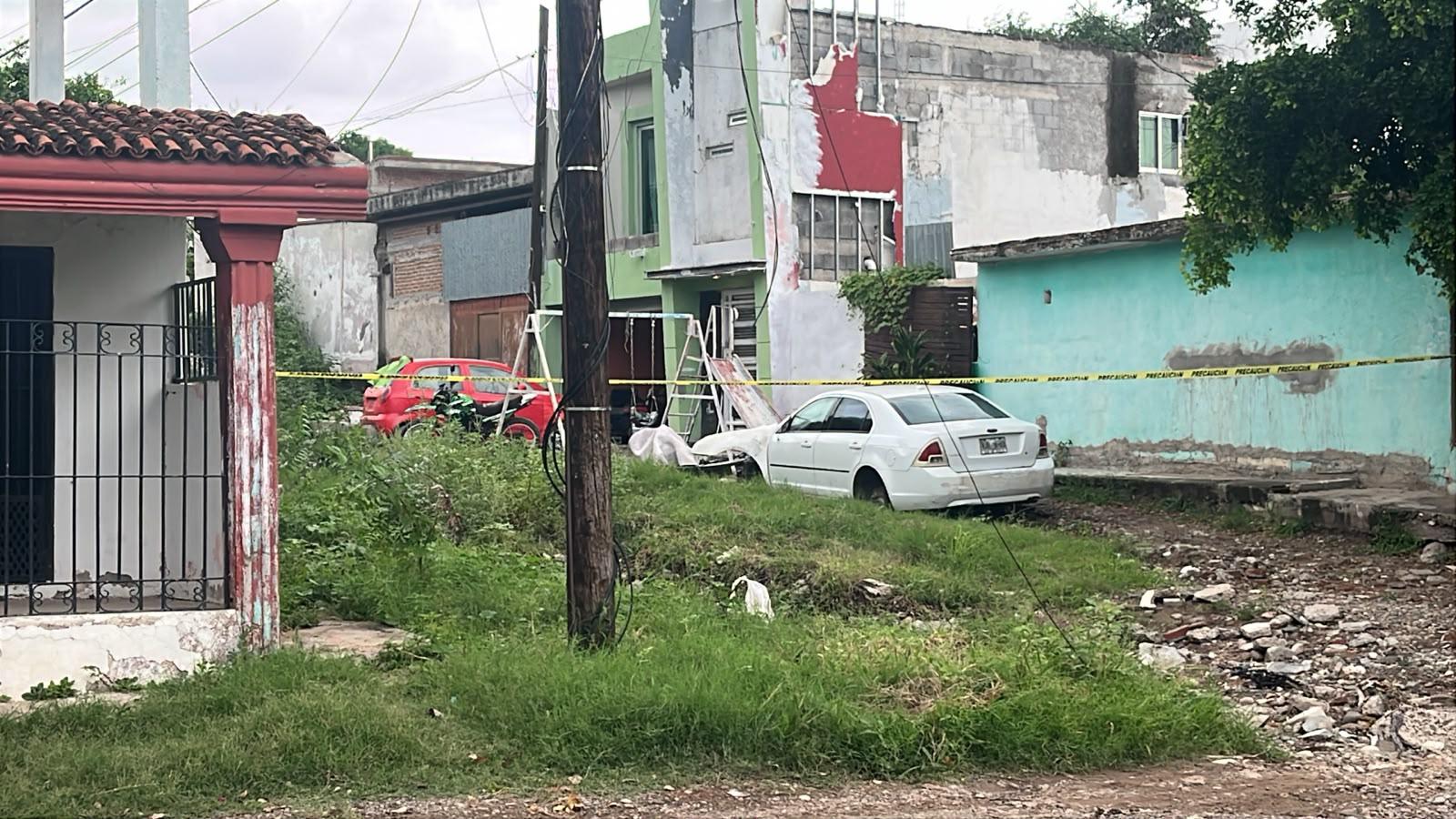 $!Hombre es atacado a tiros en la Colonia Lázaro Cárdenas; es ‘escoltado’ al hospital por militares