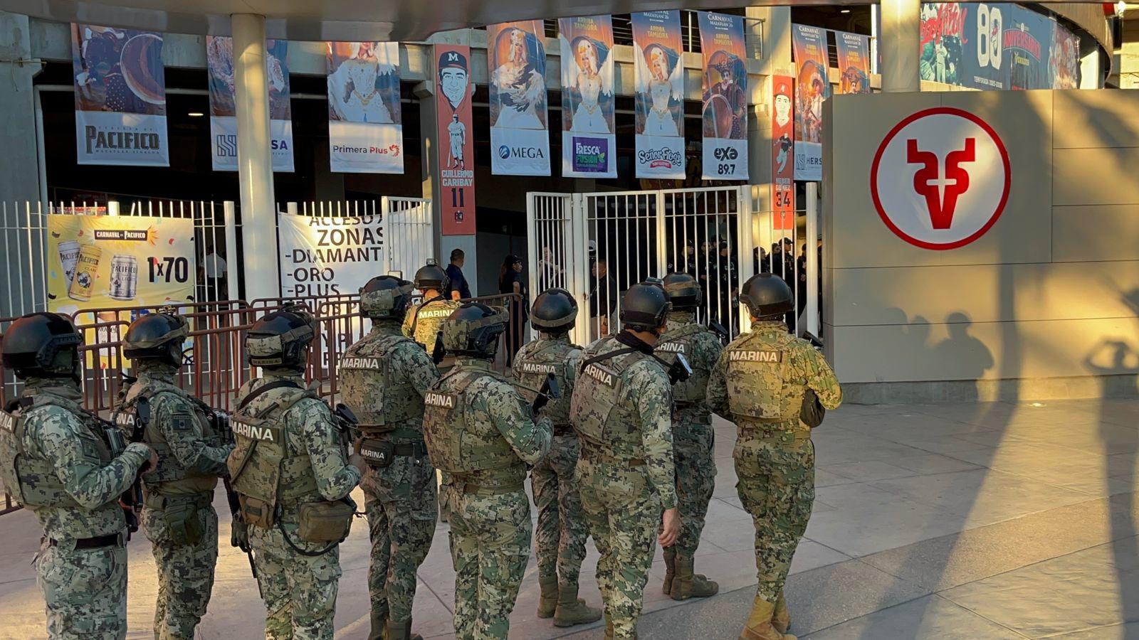 $!‘Blindan’ Estadio Teodoro Mariscal en el arranque del Carnaval de Mazatlán