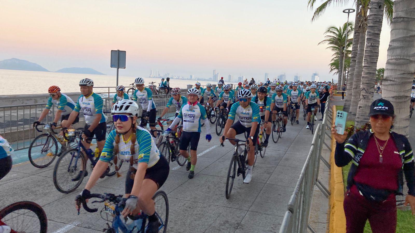 $!De la brisa del mar gozaron los participantes.