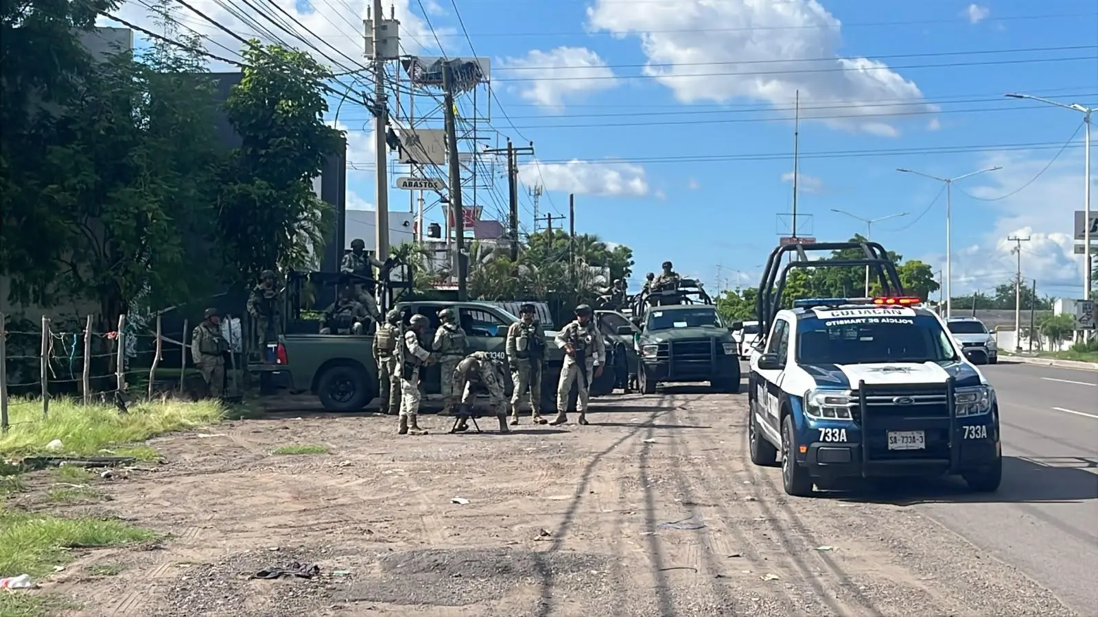 $!Persecución policial termina en choque y deja 3 detenidos en Culiacán