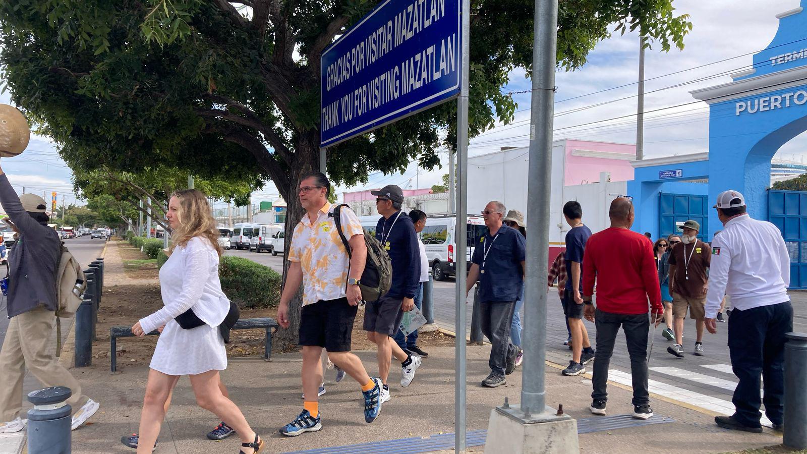 $!Con cerca de 4 mil pasajeros atracó en el puerto el crucero Discovery Princess