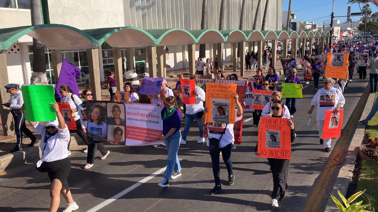 $!Mujeres levantan la voz en Mazatlán contra la violencia, discriminación y desigualdad