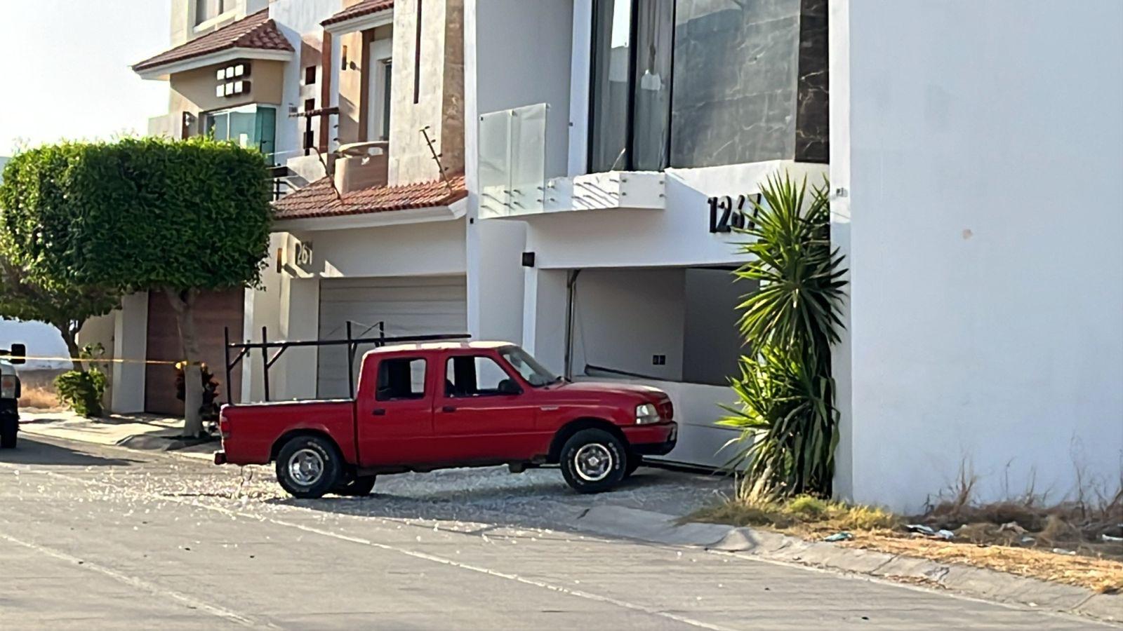 $!Atacan a balazos una residencia en Isla Musala, Culiacán