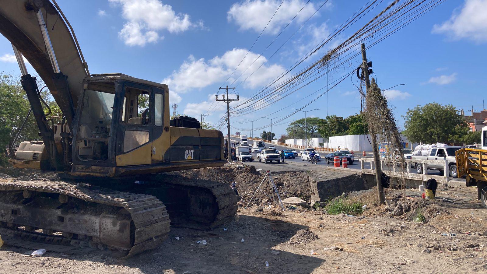 $!Amplían canal del Jabalíes cerca del puente del Libramiento Colosio, en Mazatlán