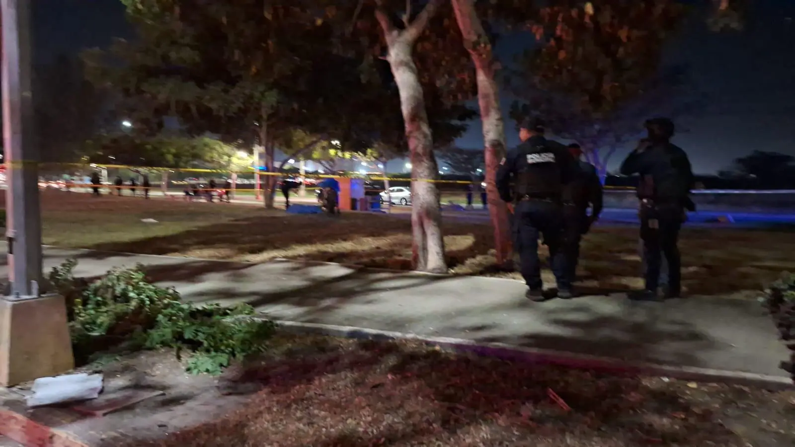 $!Pese a ‘blindaje’ en Mazatlán, matan a balazos a dos jóvenes en moto en el Parque Lineal