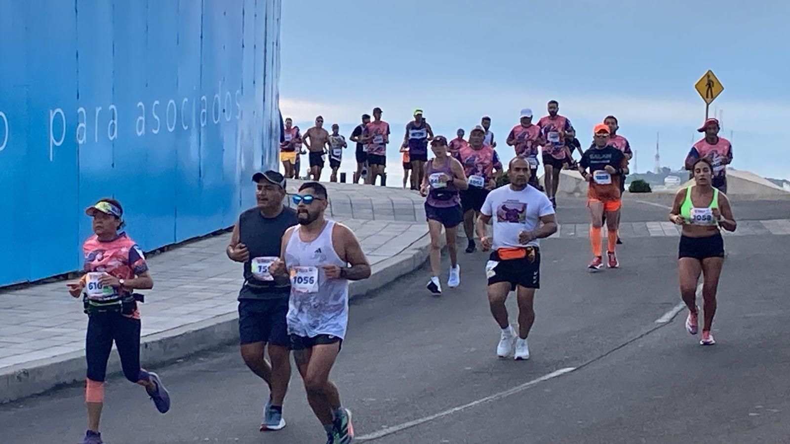 $!Michoacán y Zacatecas se apoderan de los 21K del Maratón Pacífico