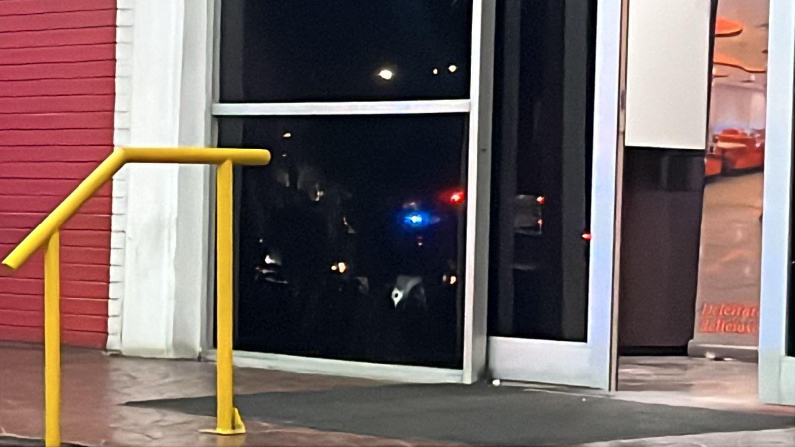 $!Atacan a balazos un casino de la colonia Lomas del Boulevard, en Culiacán; solo se registraron daños materiales