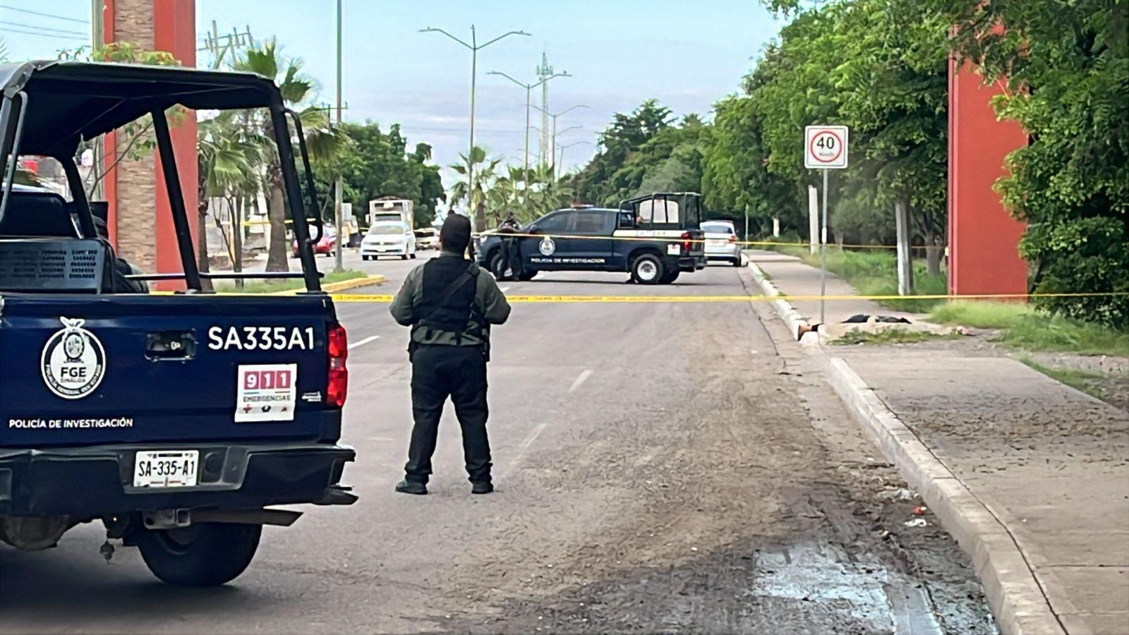 $!Hallan a mujer asesinada en la entrada de la sindicatura de Culiacancito