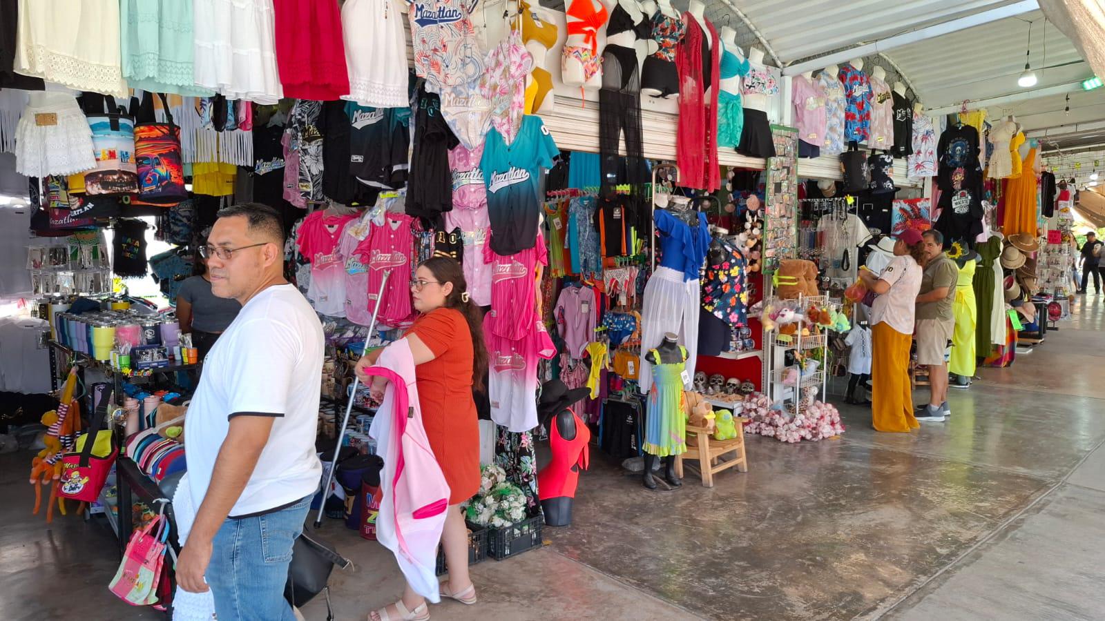 $!Se mantiene buena afluencia de camiones chárteres durante octubre en Mazatlán