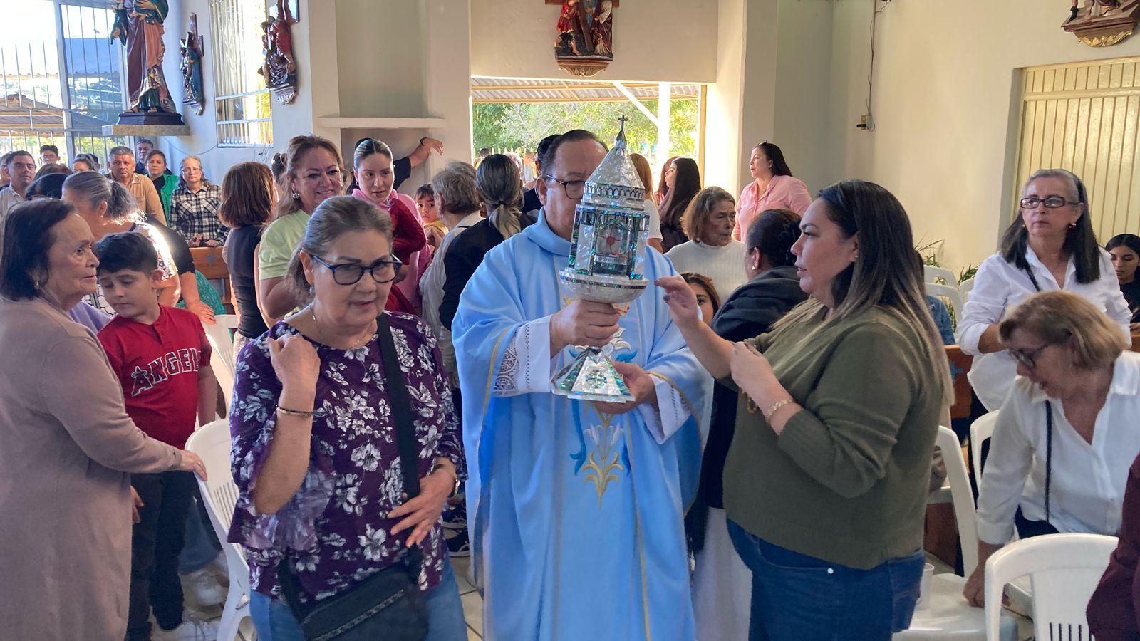 $!Virgen de Nazaret lleva su gracia a la Parroquia Divino Redentor, en Mazatlán