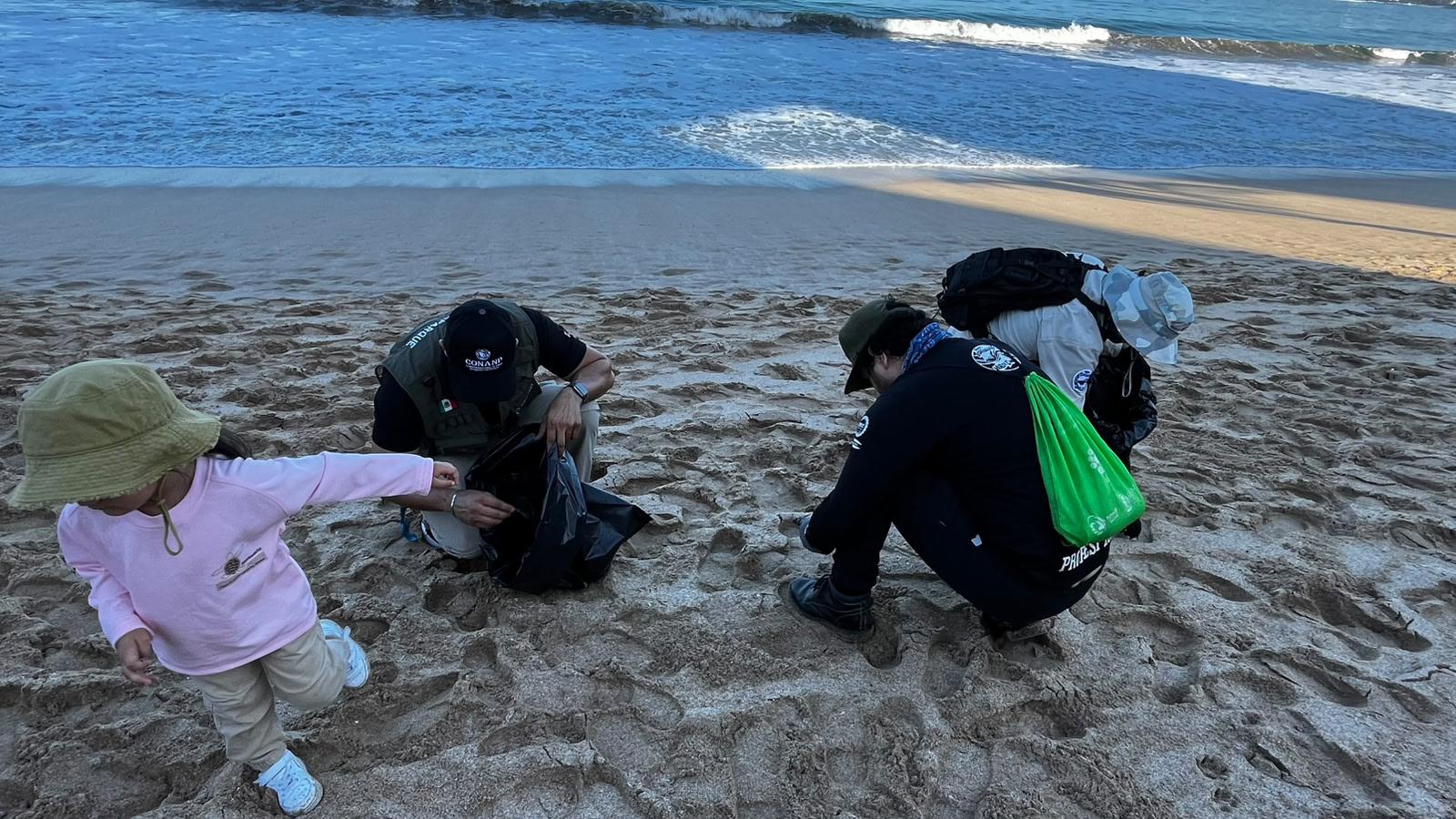 $!Mantener playas limpias fortalece el turismo y la economía del puerto: Gran Acuario Mazatlán