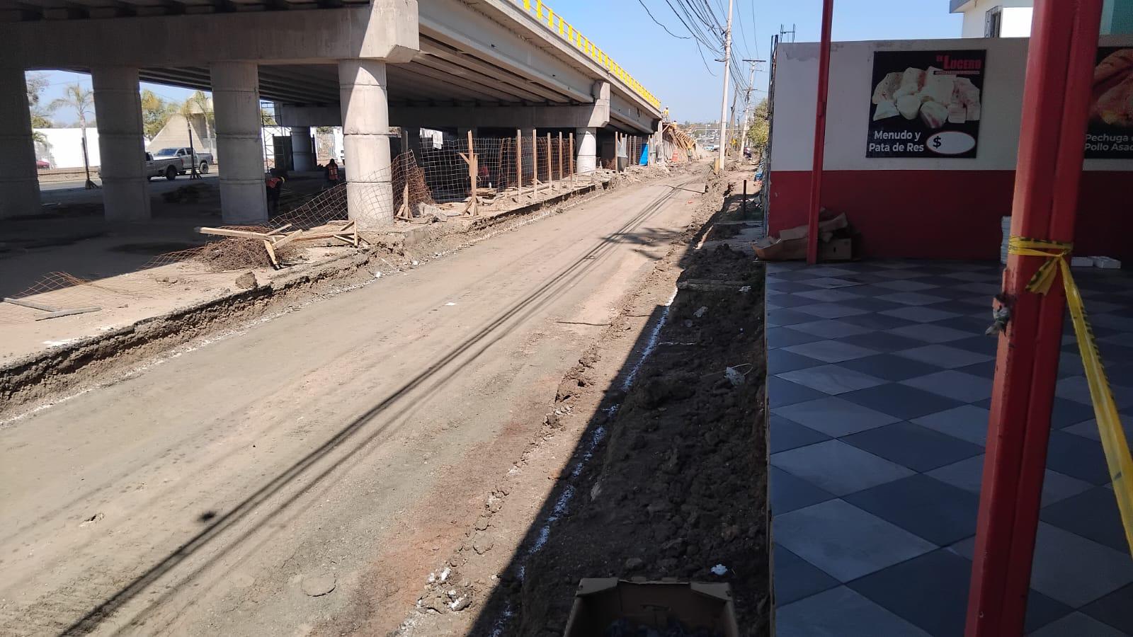 $!Apresuran apertura del puente de la Colosio, en Mazatlán, pero vecinos temen que no dejen banquetas