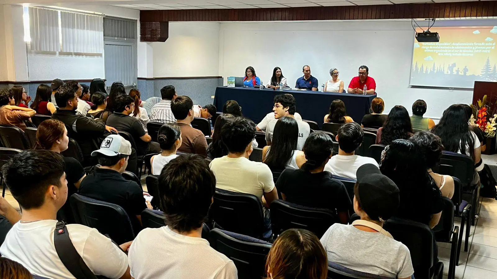 $!Presentan libro ‘Solo nos dijeron que nos íbamos’, en Mazatlán