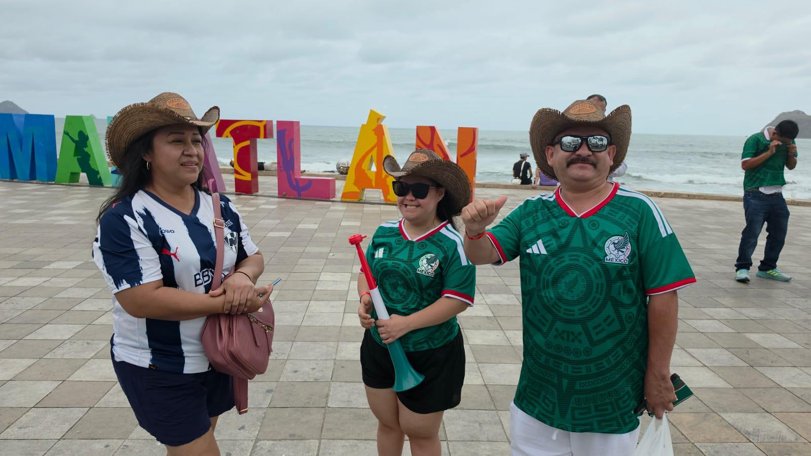 $!El triunfo del Tri no llena las letras de Mazatlán